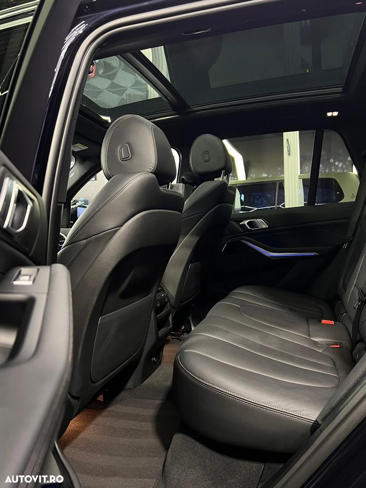 BMW X5 M M50i - 9