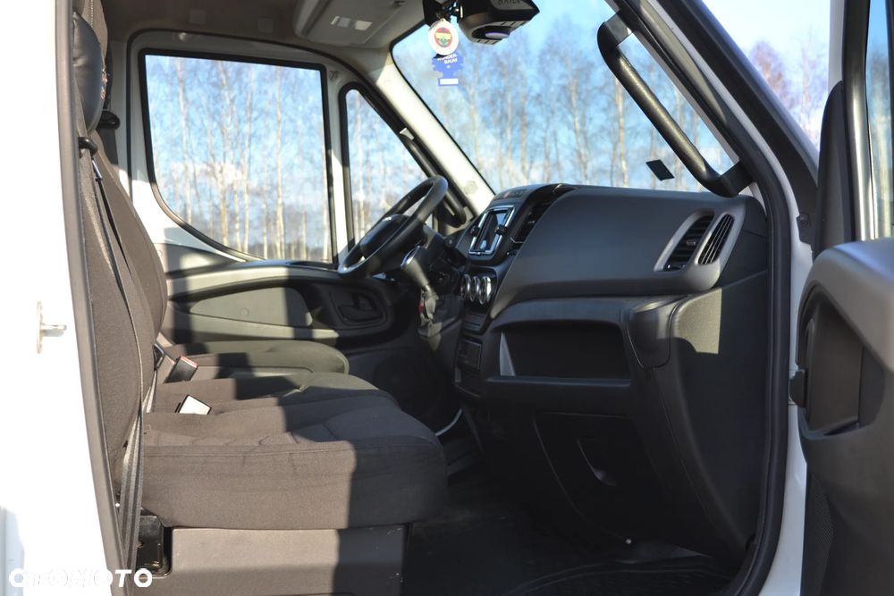 Iveco Daily 72C18 70C18 Chłodnia Izoterma 8 Palet Agregat Carrier XARIOS 500 Full LED Hi-Matic - 13