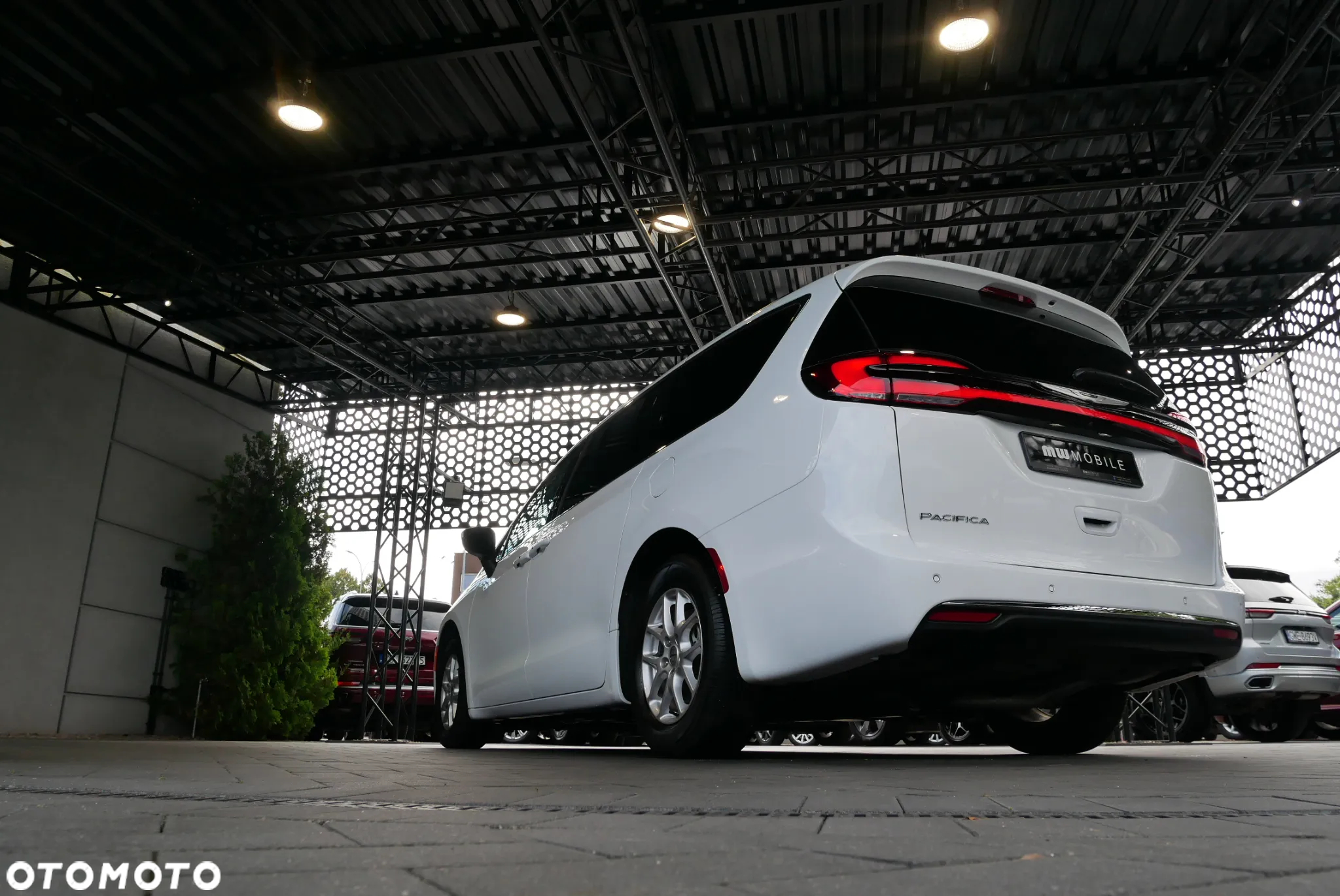 Chrysler Pacifica - 38