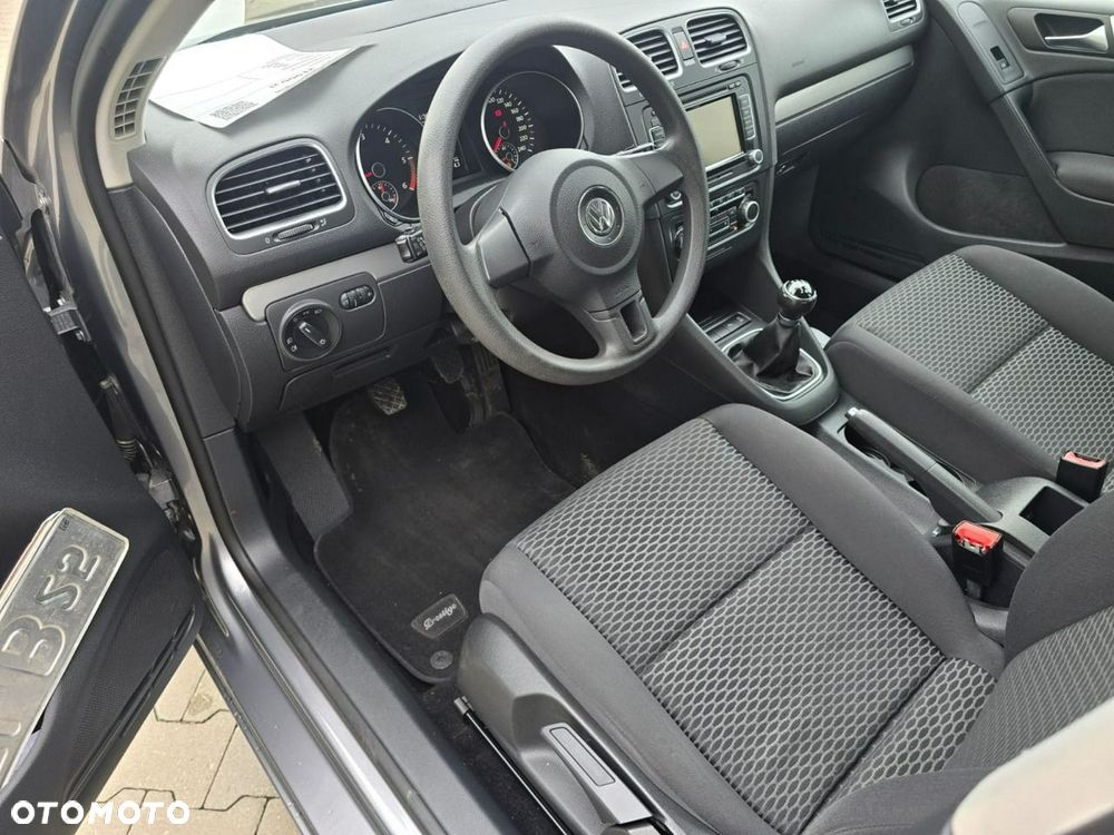 Volkswagen Golf - 28