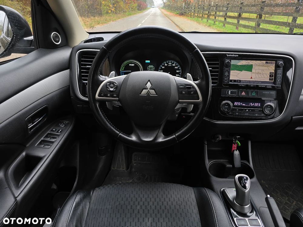 Mitsubishi Outlander - 5