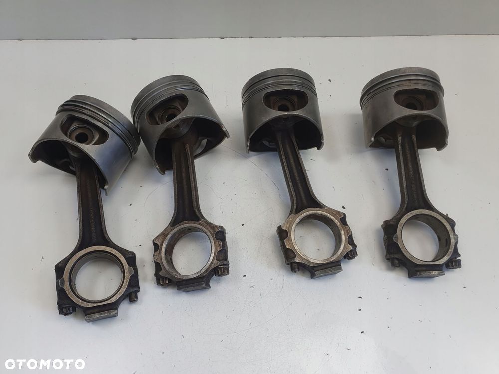 Mercedes W126 C126 5.6 V8 560 SEC TŁOK Korbowód - 4