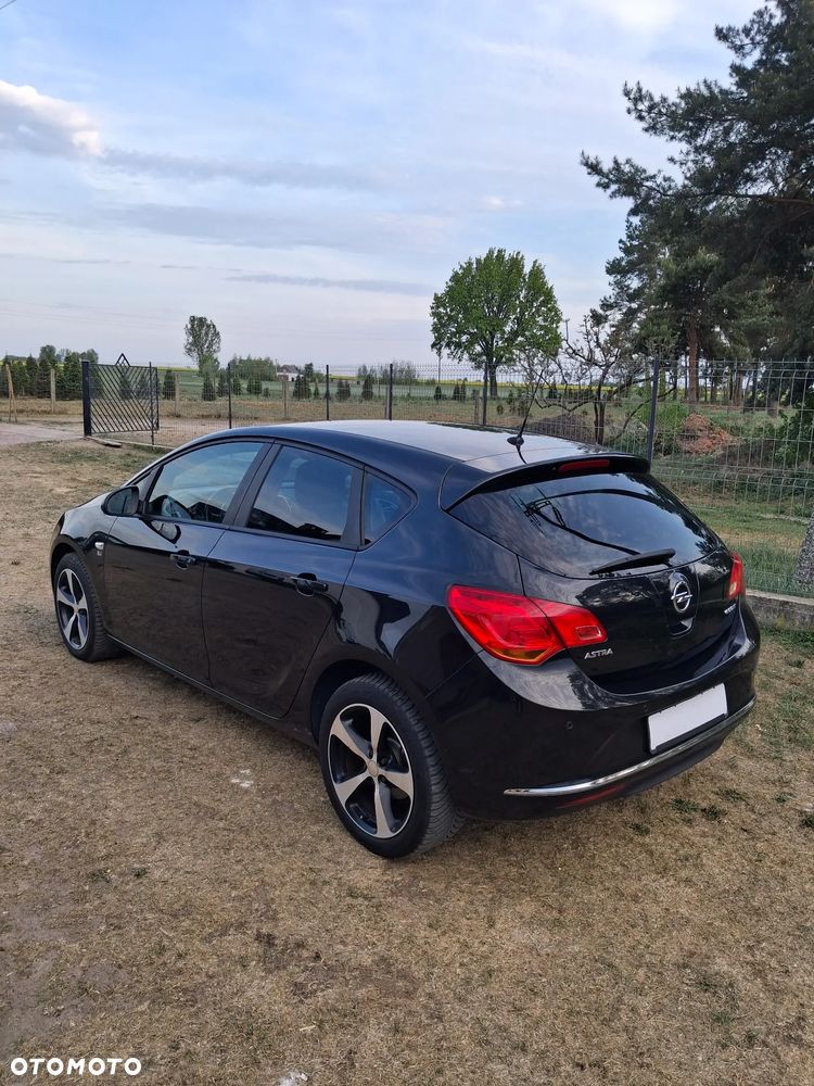 Opel Astra 1.4 150 Jahre - 3