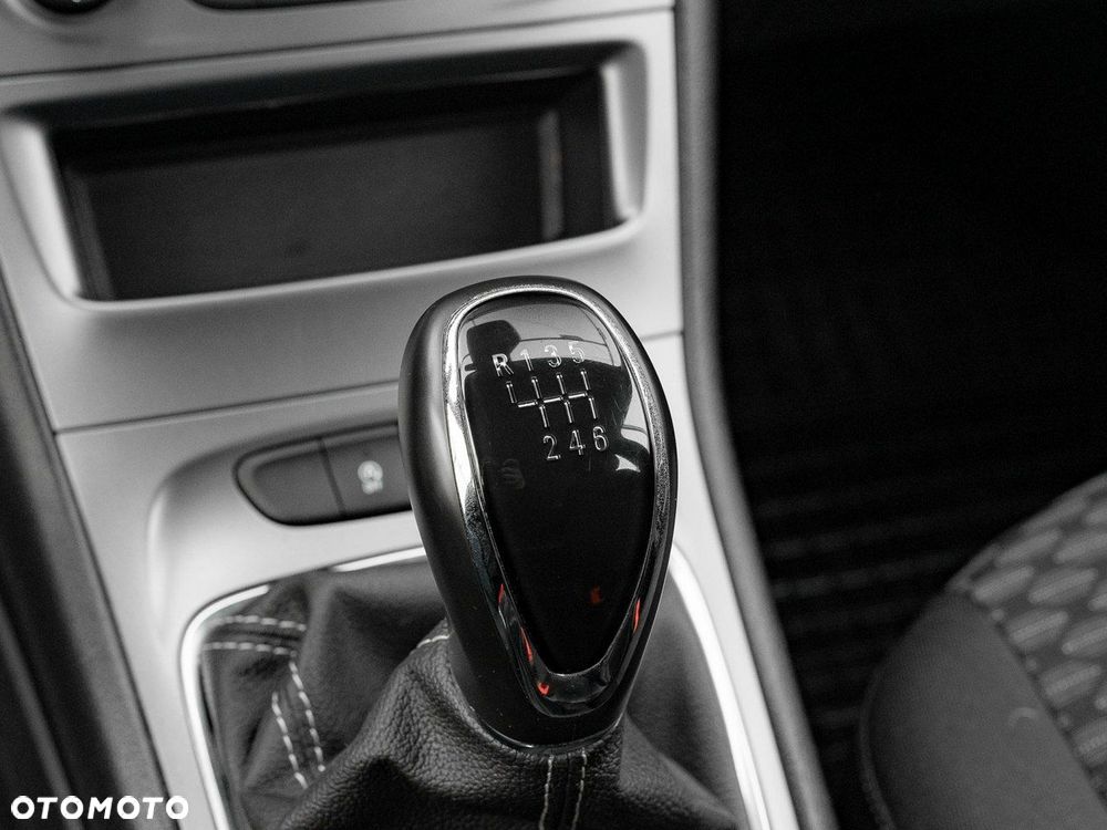 Opel Astra 1.2 T Edition S&S - 17