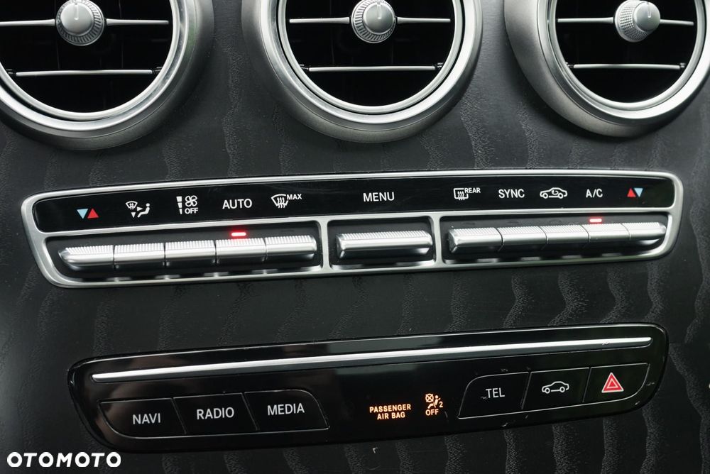 Mercedes-Benz Klasa C 200 4MATIC 9G-TRONIC - 26