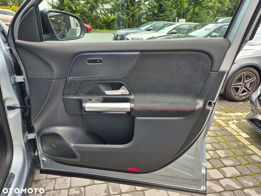 Mercedes-Benz EQA 250+ 70.5kWh AMG Line - 31