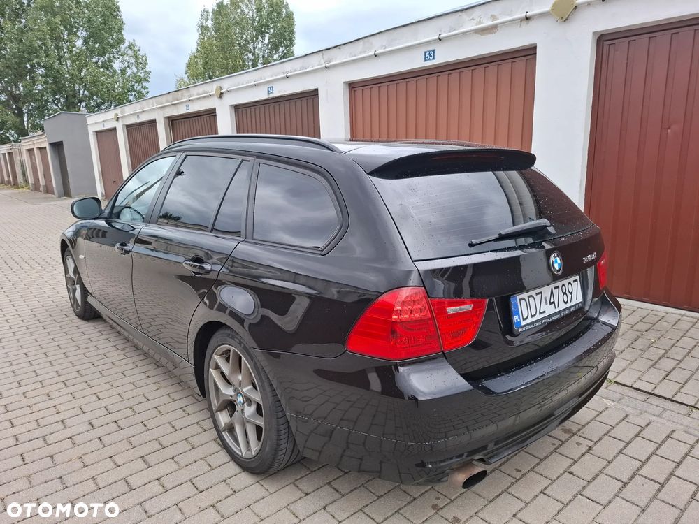 BMW Seria 3 318d DPF Touring - 8