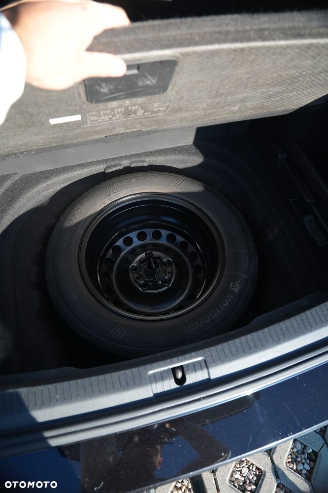 Volkswagen Golf - 24