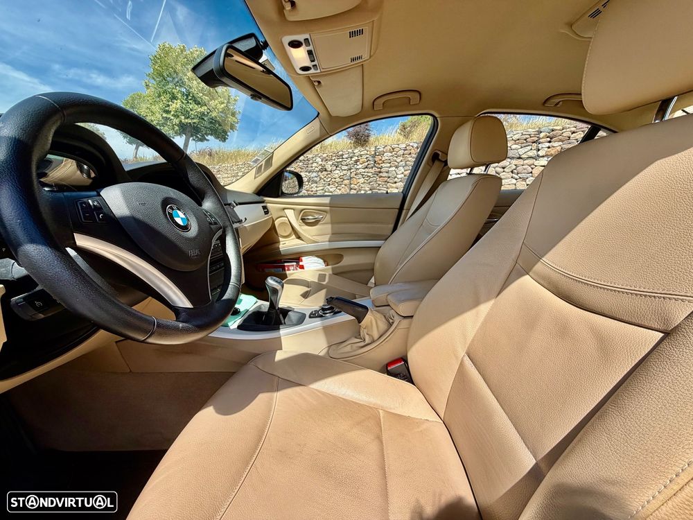 BMW 320 d EfficientDynamics Navigation - 21