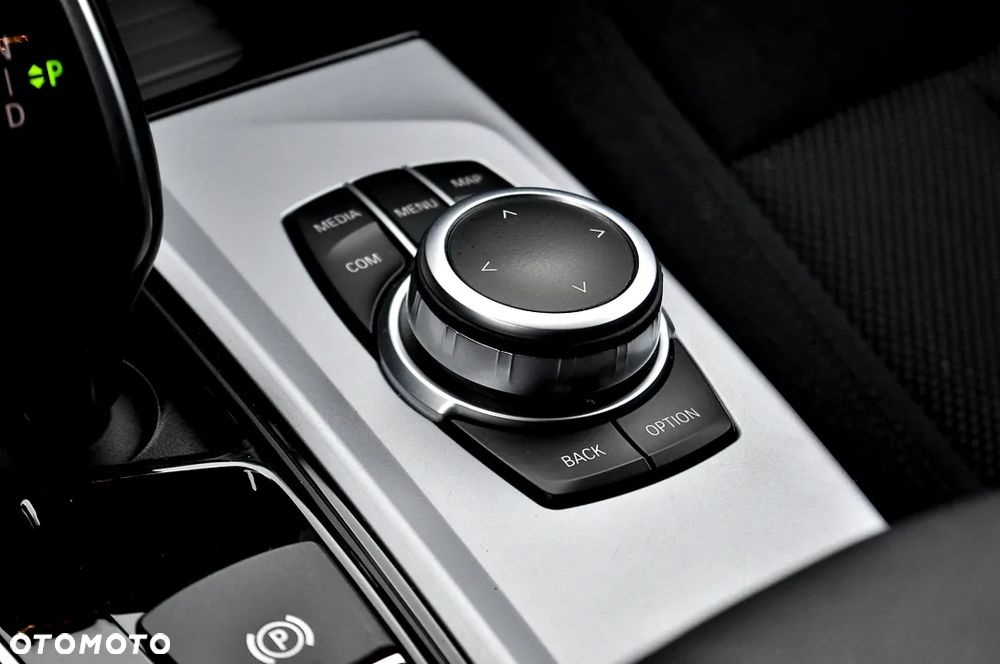 BMW X3 sDrive18d Business Edition - 28