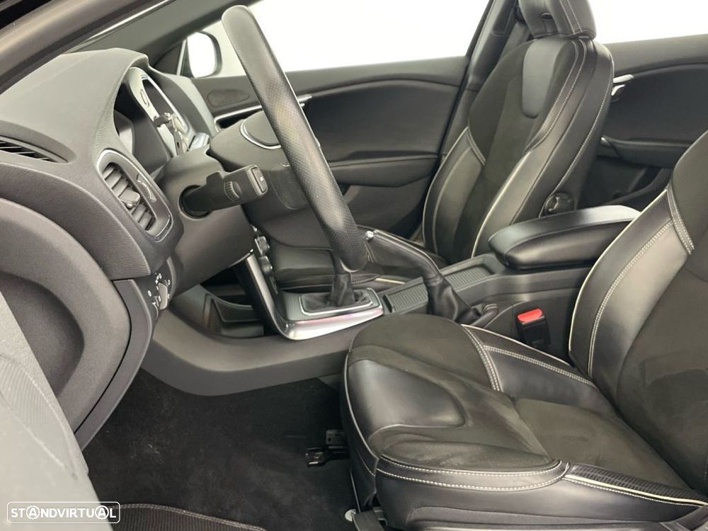 Volvo V40 2.0 D2 R-Design - 20