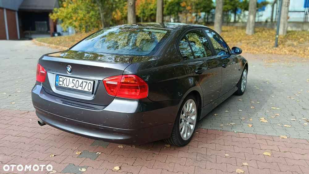 BMW Seria 3 318i - 21