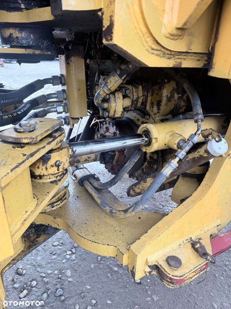 Caterpillar 918F - 8