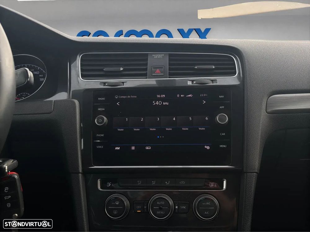 VW Golf 1.6 TDI Highline - 16