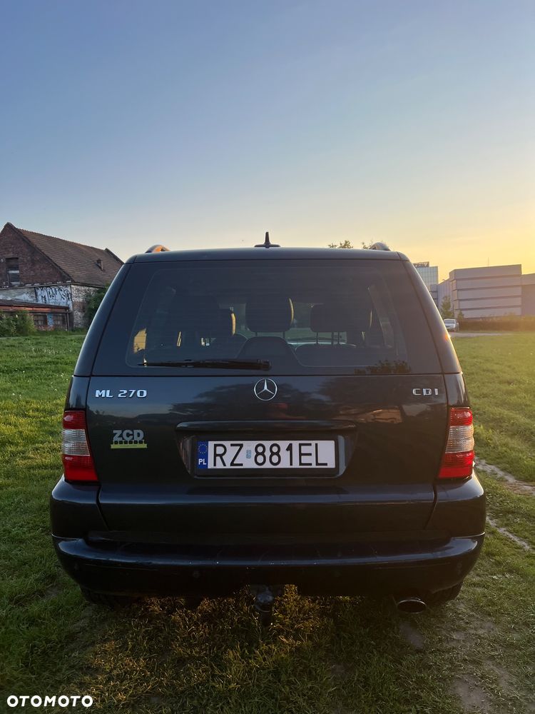 Mercedes-Benz ML - 16
