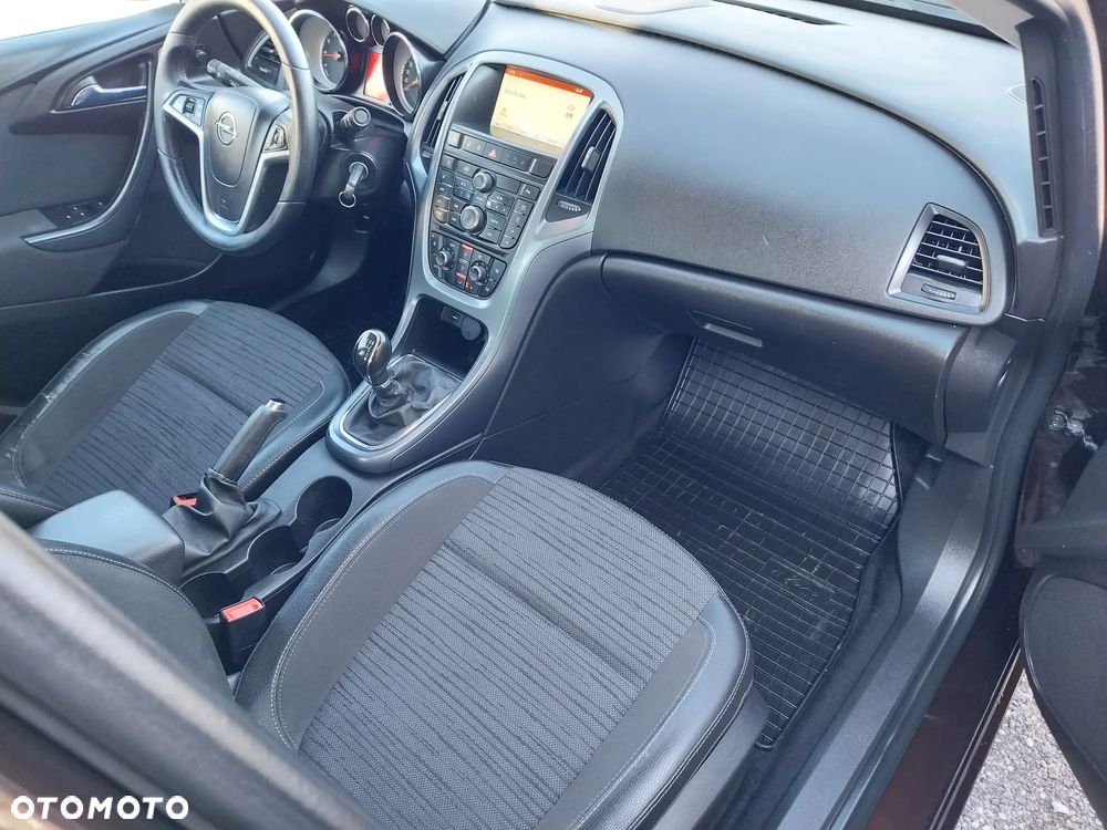 Opel Astra 1.4 T Executive EU6 - 26