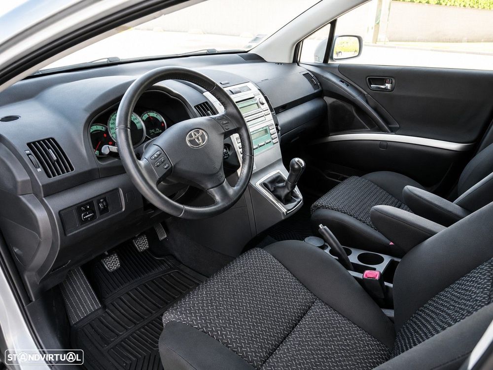 Toyota Corolla Verso 1.6 VVT-i - 12
