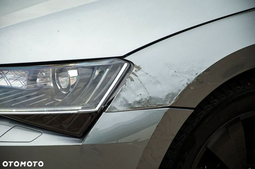 Skoda Superb 2.0 TDI Ambition DSG - 8