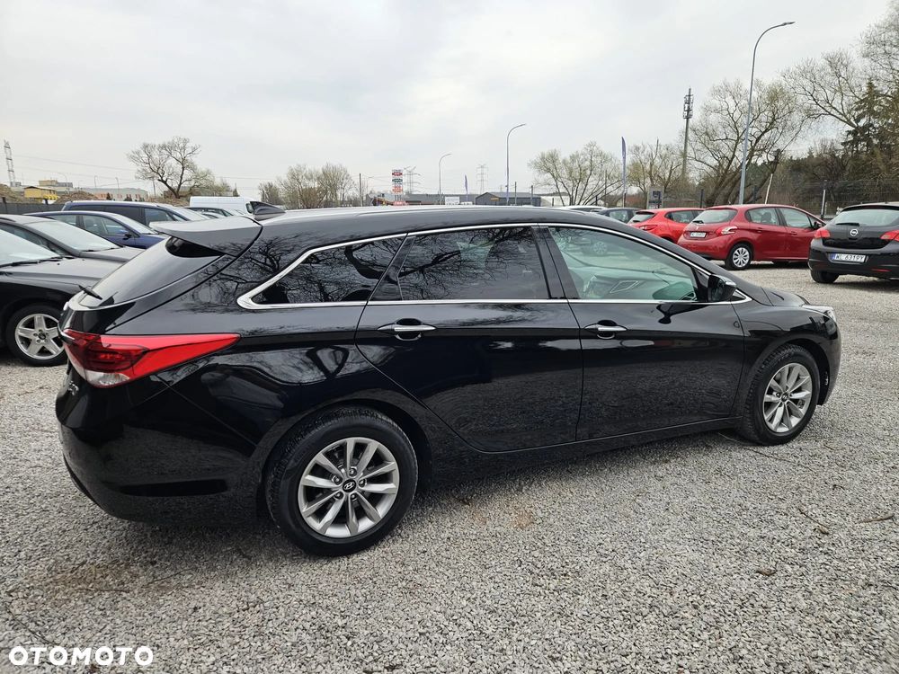 Hyundai i40 Kombi blue 1.6 Trend - 15