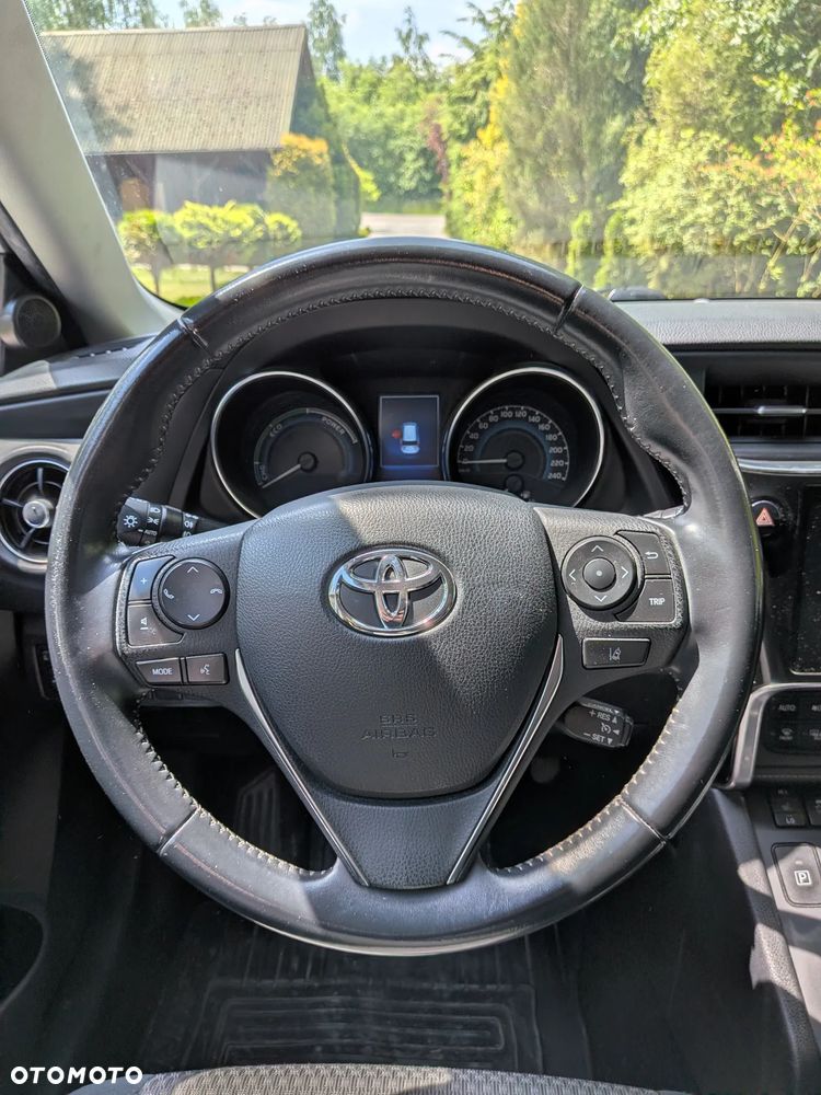 Toyota Auris Hybrid 135 Premium - 16