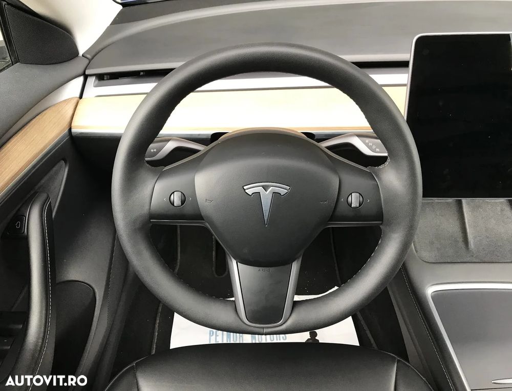 Tesla Model 3 RWD - 18