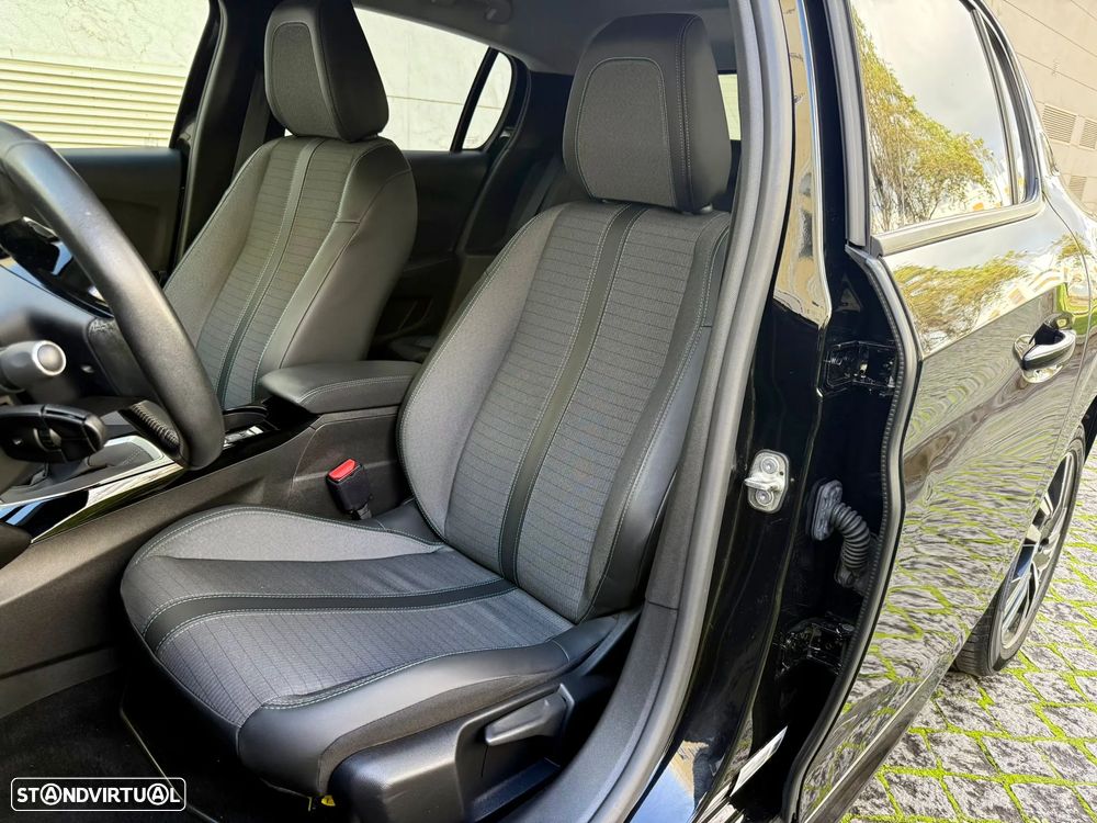 Peugeot 208 1.2 PureTech Allure - 18