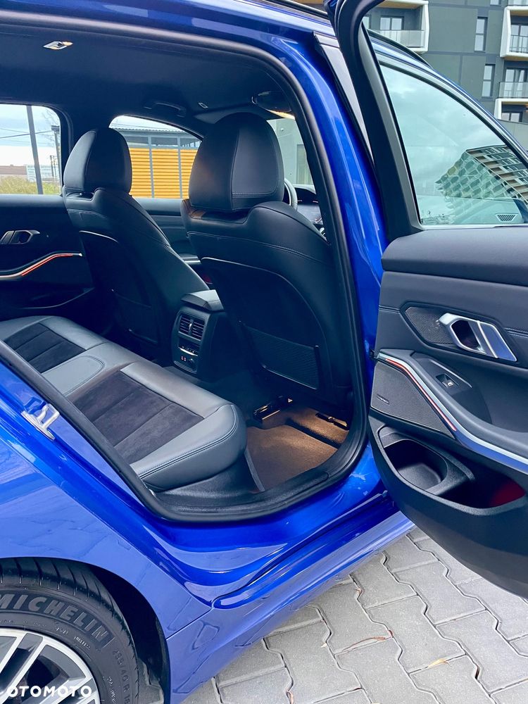 BMW Seria 3 320d M Sport - 27