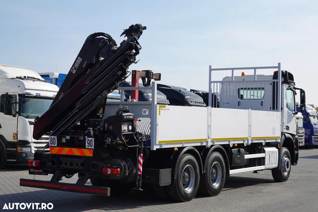 Mercedes-Benz AROCS 2643 / 6x4 / BOX- 6,8 m / + HDS HIAB 144 inaltime: 13 m / EURO 6 / RADIO CONTROL / ROTATOR - 7