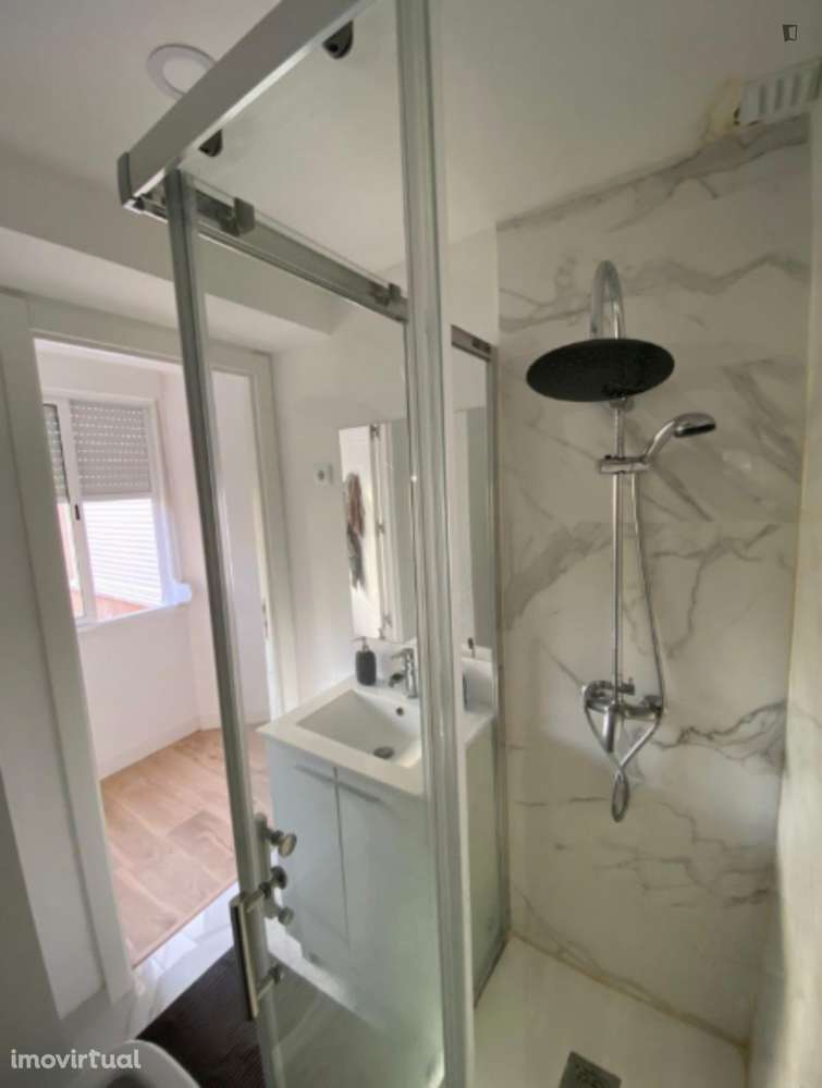 Quarto - localizado em Amadora Lisbon - Grande imagem: 2/21