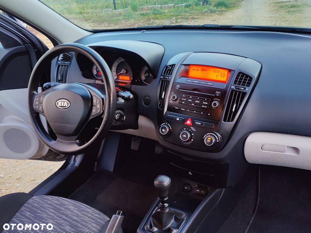 Kia Ceed 1.4 CVVT Attract - 6