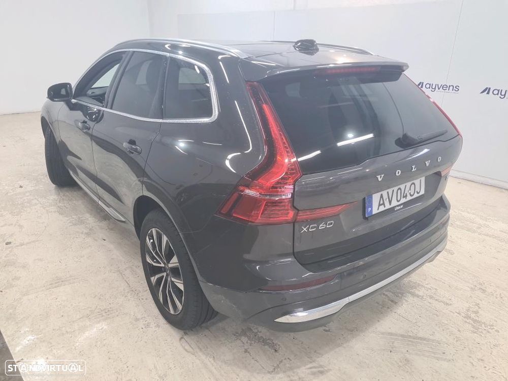 Volvo XC 60 2.0 B4 Plus Bright - 2