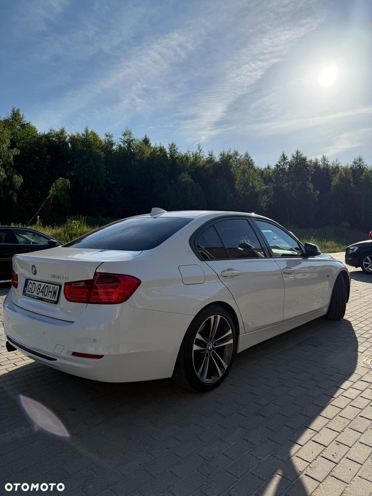 BMW Seria 3 330d Sport Line - 7