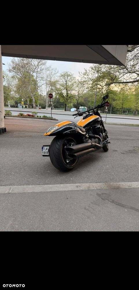 Suzuki Intruder - 1