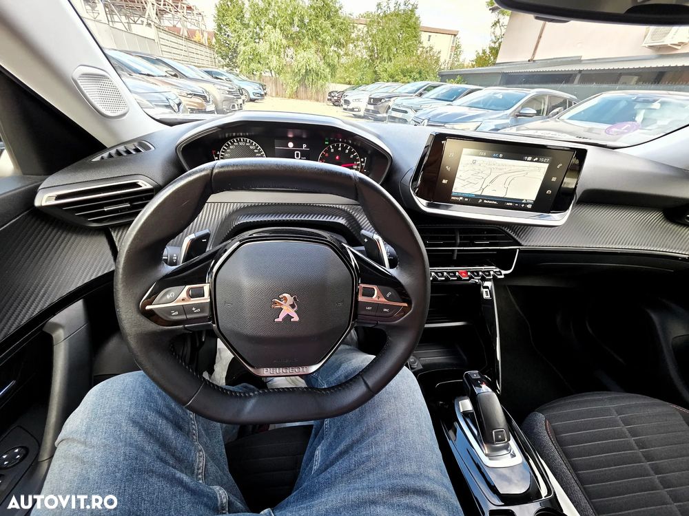 Peugeot 2008 1.5 BlueHDI 130 S&S EAT8 Allure - 26