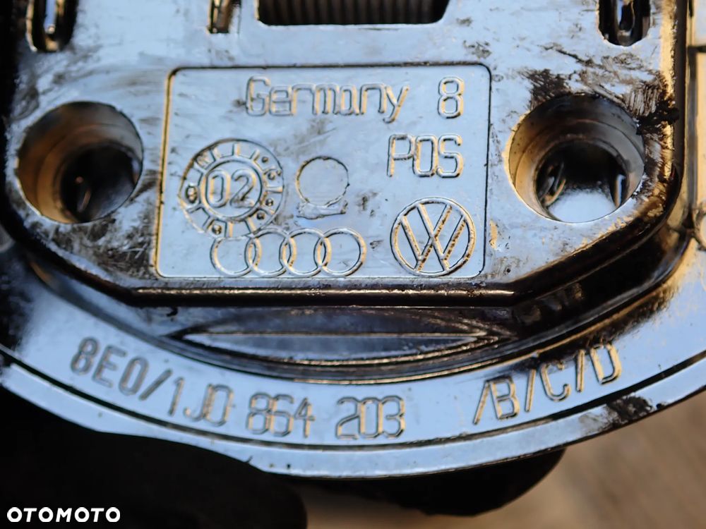 AUDI A6 C5 CZĘŚCI (1)- 4A0857833D, 8E0/1J0864203 B/C/D, 4B9827507M, 4B0823509,4B9827085D, 4B1880204G, DZWIGNIA HAMULCA RĘCZNEGO, 4B9827552M, 4B0823359C, LINKA MASKI, 8L0035501E, 4B0959655P, 8E0909559H, (E8) 67R-016205, 4B0962258N, 8D0422373C, 4B0955453A,  RADIO +PANEL - 5