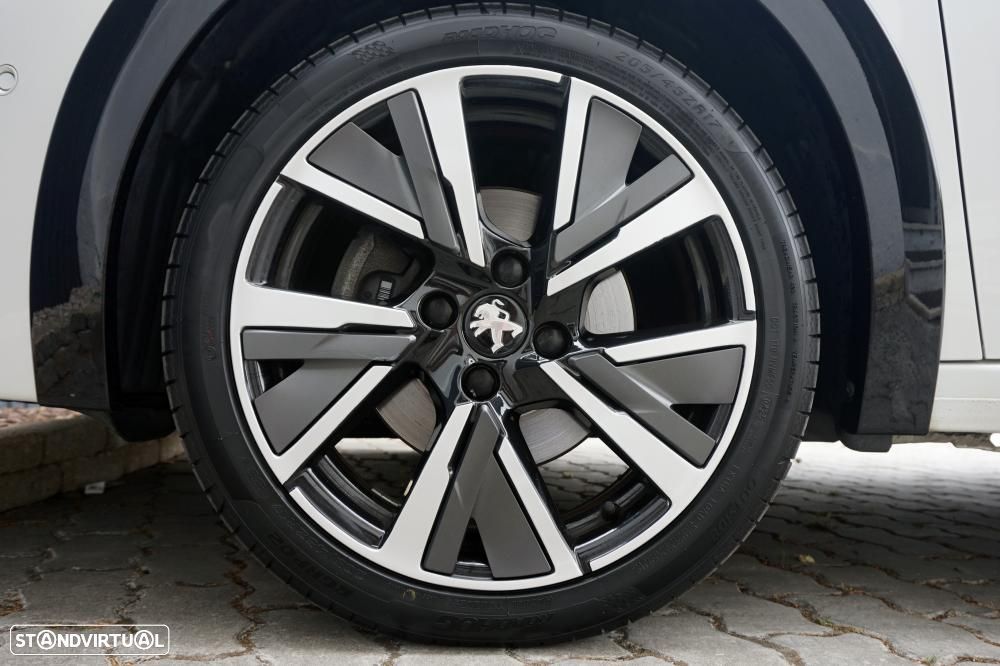 Peugeot 208 1.2 PureTech GT - 31