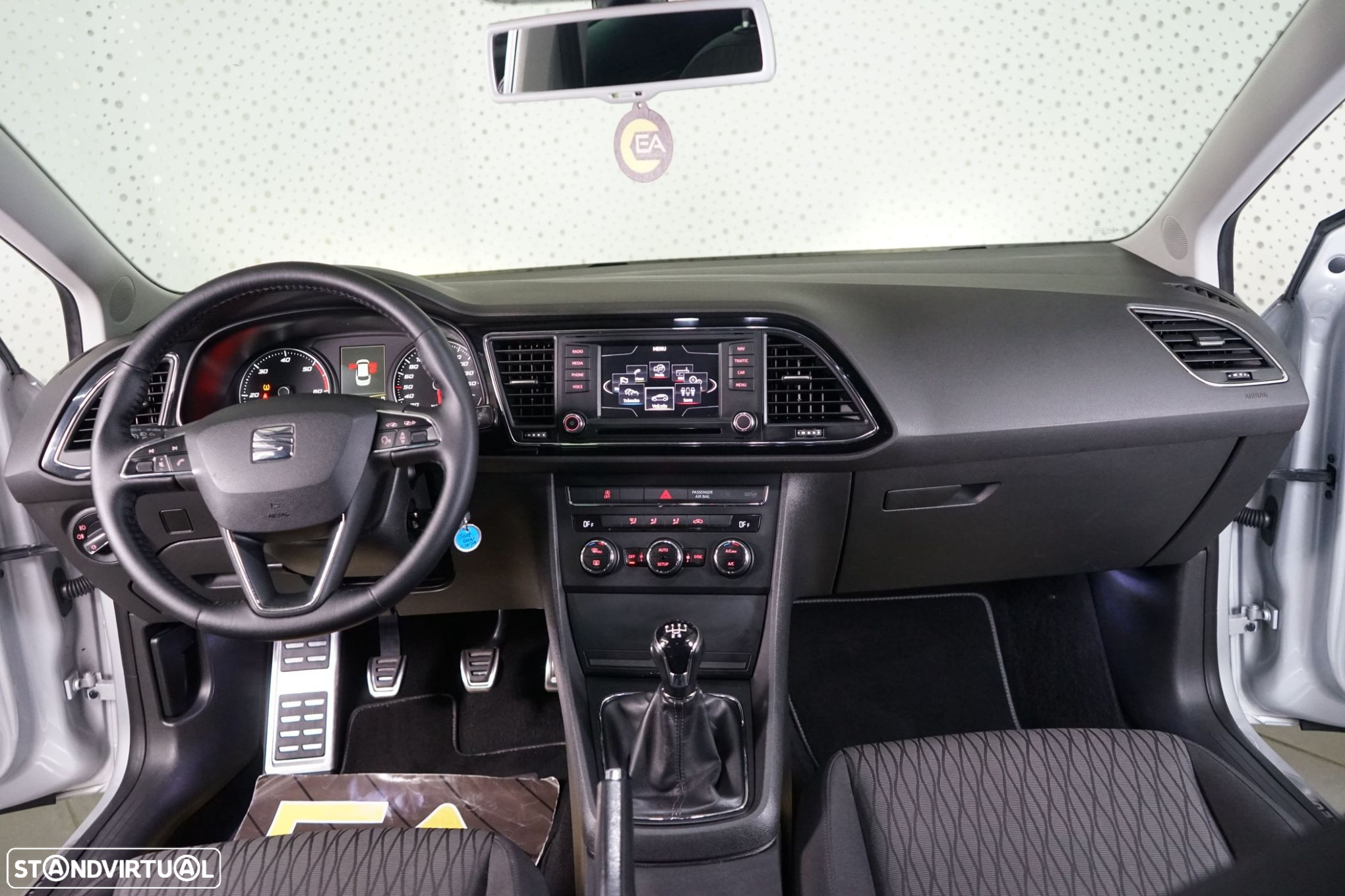 SEAT Leon ST 1.6 TDI S&S Style - 16