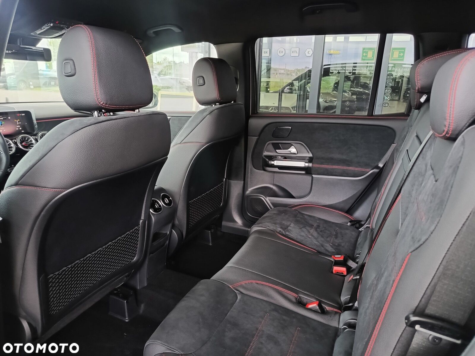 Mercedes-Benz GLB - 26