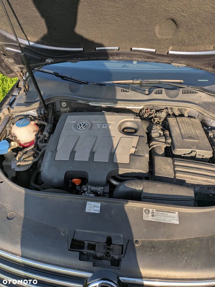 Volkswagen Passat - 22