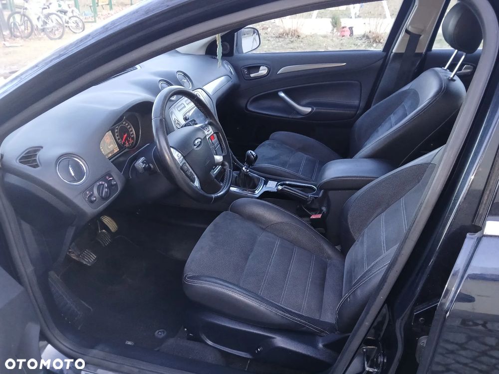 Ford Mondeo 2.5 Titanium - 4