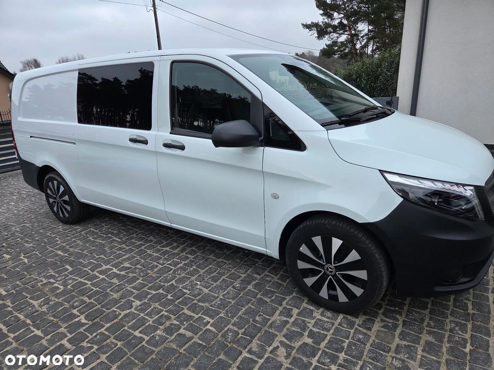Mercedes-Benz Vito Mixto 5 miejsc - 12
