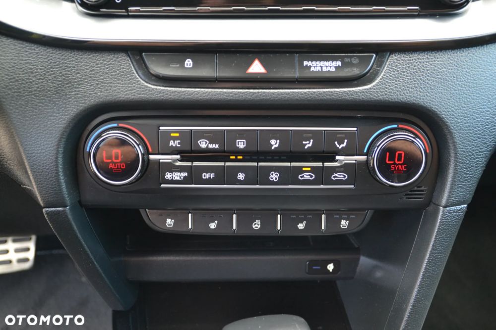 Kia Ceed 1.6 GDI DCT OPF Platinum - 29