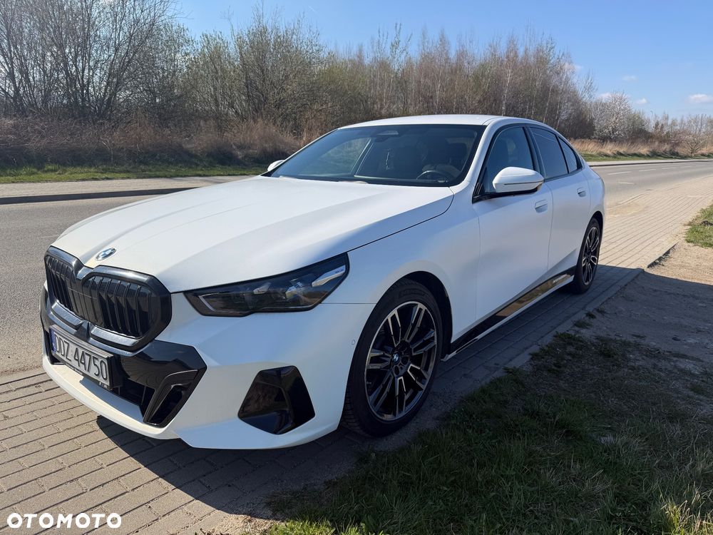 BMW Seria 5 520d xDrive mHEV - 1