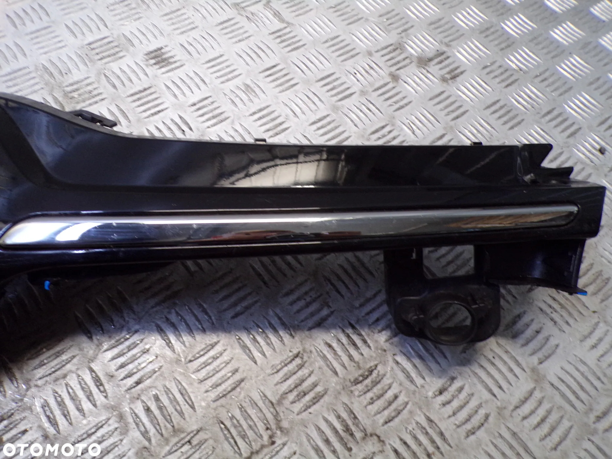 GRILL ATRAPA CHROM RENAULT TWINGO III - 2