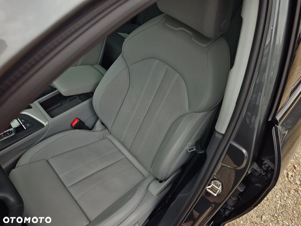 Audi A4 Avant 40 TDI quattro S tronic - 18