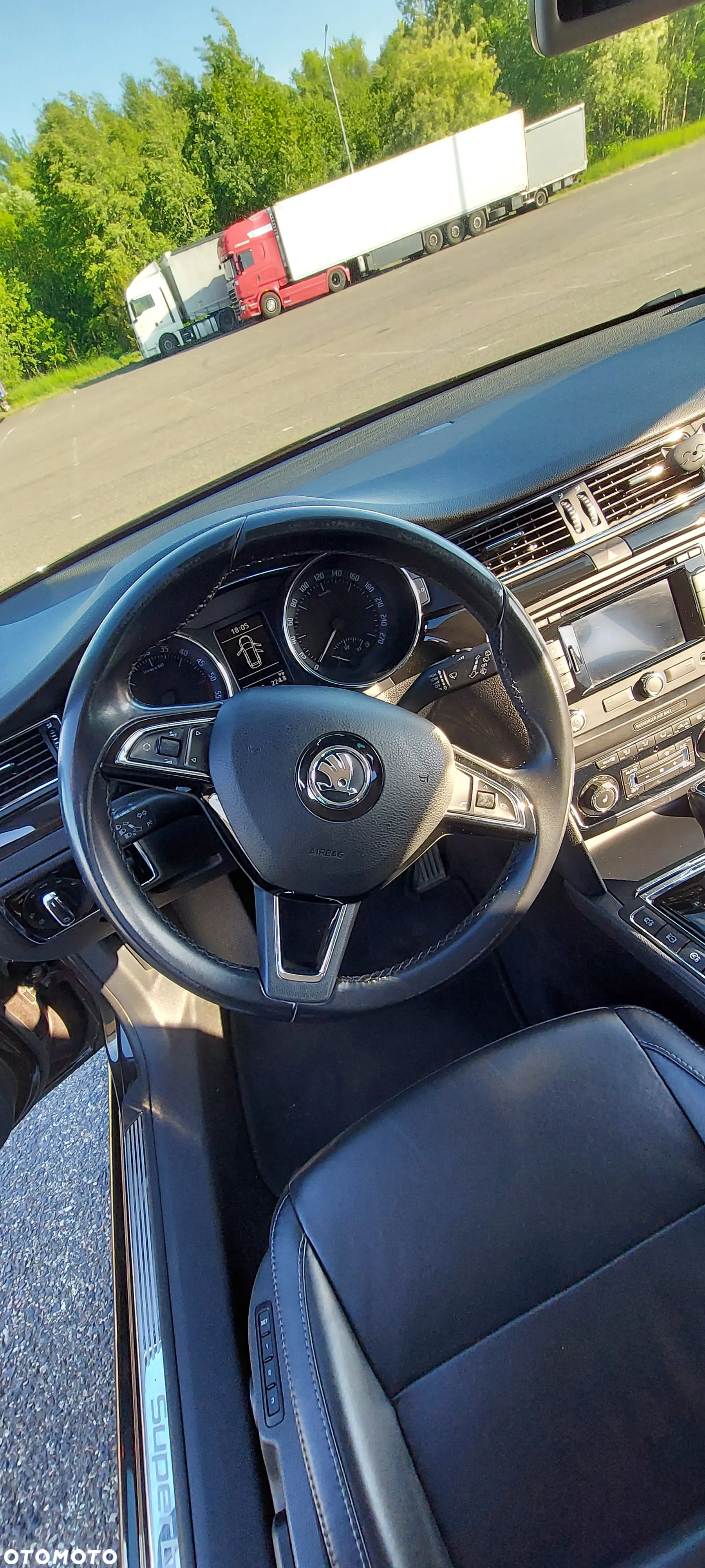 Skoda Superb 2.0 TDI Elegance DSG - 30
