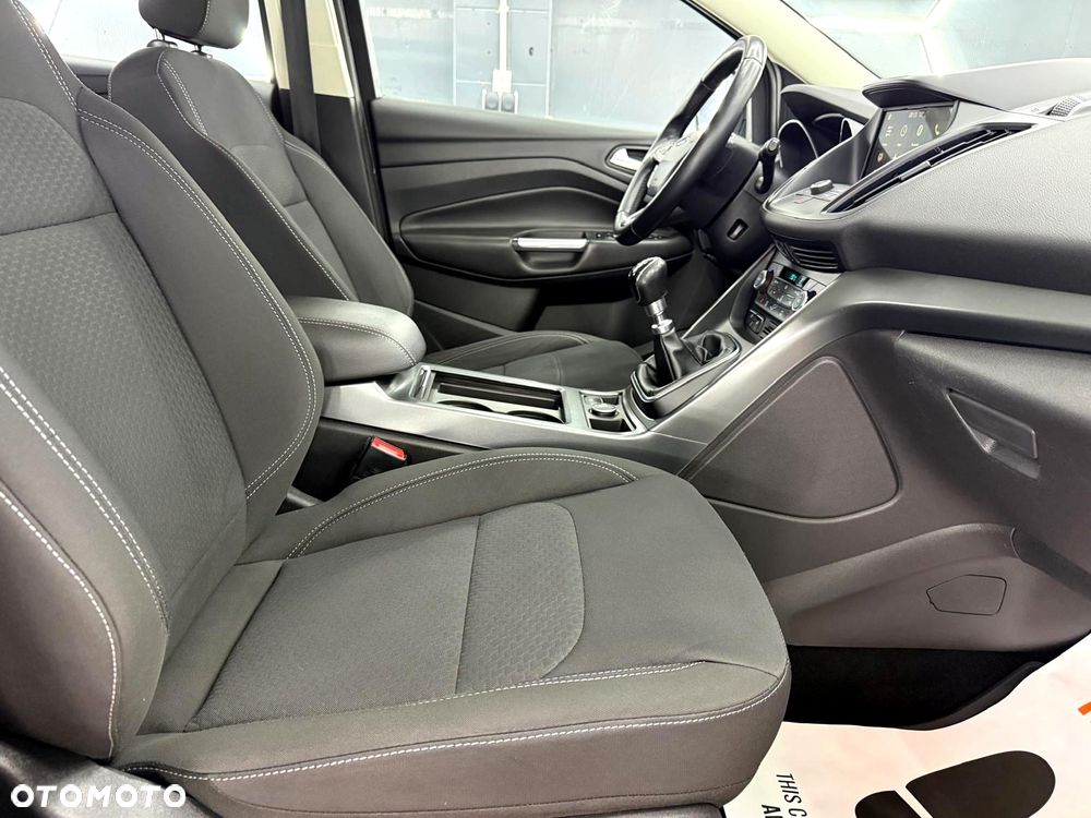 Ford Kuga 1.5 EcoBoost 2x4 Titanium - 31