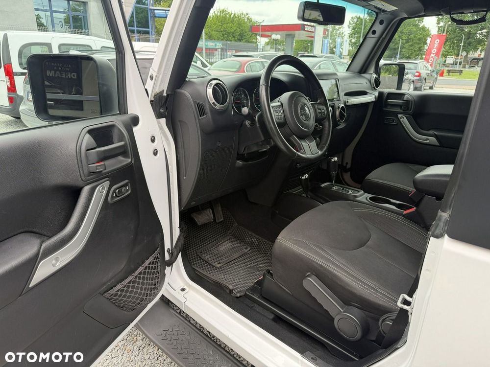 Jeep Wrangler 3.6 Sahara - 10