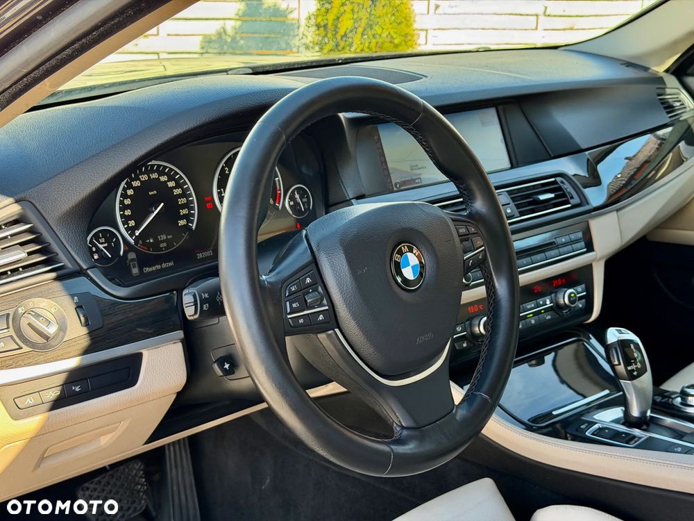 BMW Seria 5 525d - 10