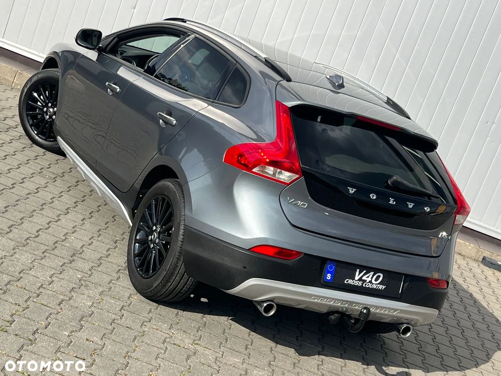 Volvo V40 Cross Country D3 Momentum - 9